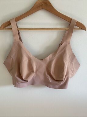 Knix Nude Seamless Wireless V-neck Bra (Knix size 8)
